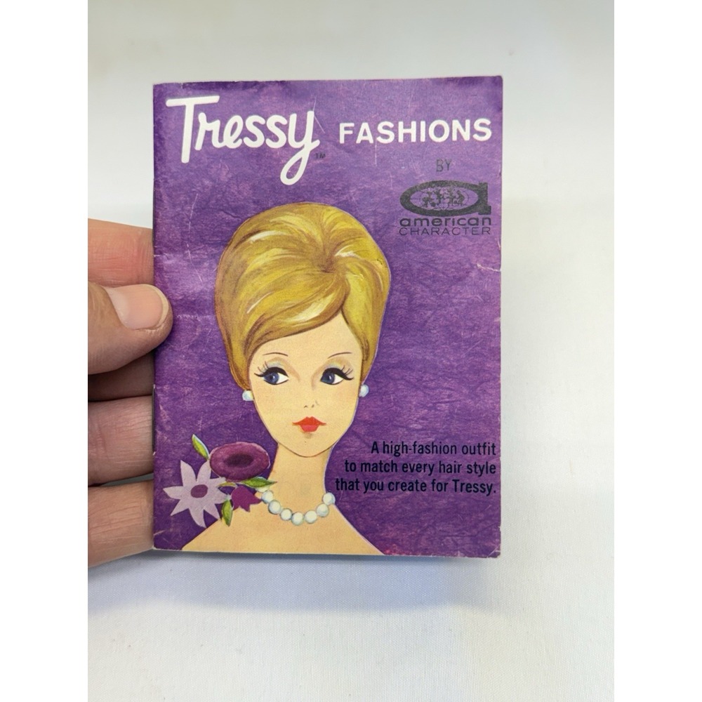 American Character TRESSY Blonde Fashion Doll w/ Accessories & Fashions Book - Picture 9 of 11